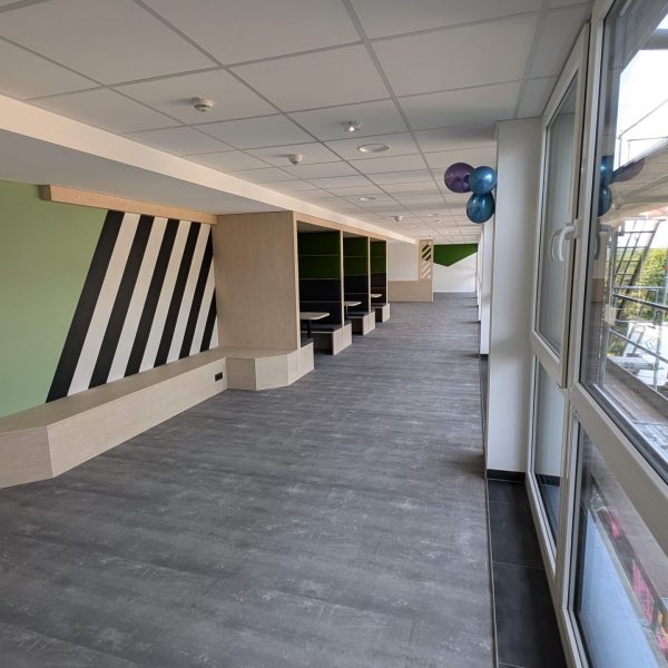 Begegnungsflaeche-scaled-rjo7612mw0s3cp8jbc12m06sgdk28tv8e13mp1nb74